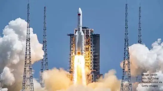 [VIDEO] Debris Of Rocket Mistaken As Meteor Over Kuching Night Sky