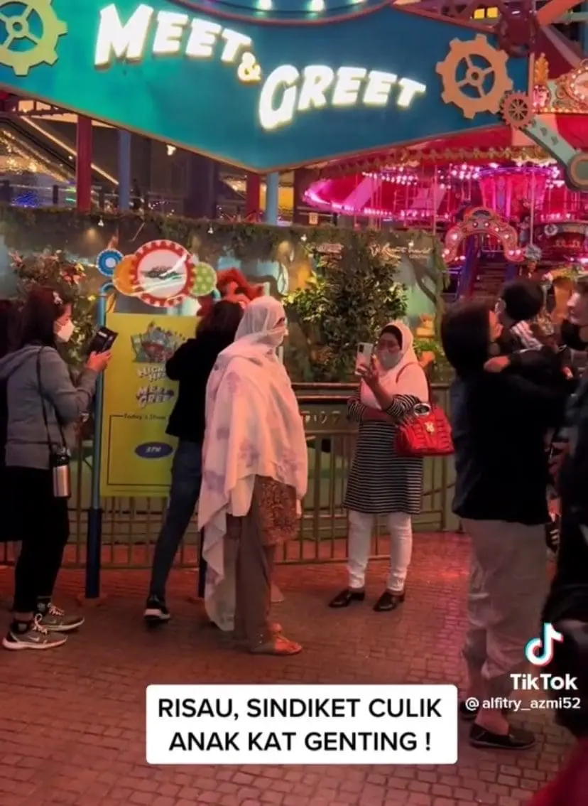 Two Foreign Women Caught Trying To Kidnap Child At A Theme Park In Genting Highlands