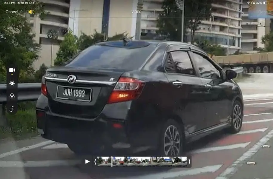 Lane-Cutting Perodua Bezza Feigns Breakdown By Driving Up The Curb To Avoid Police Action