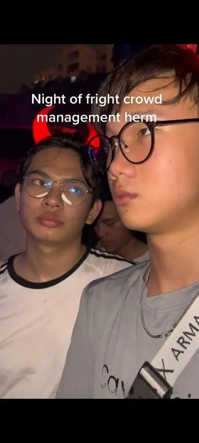 Frightfully Long Queues at Sunway's Nights of Fright 8 This Year