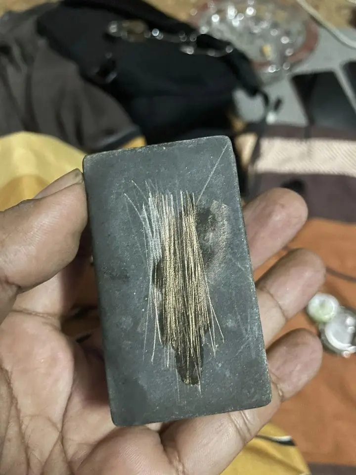 M'sian Man Discovers RM10 Solid Gold Watch At Pasar Malam