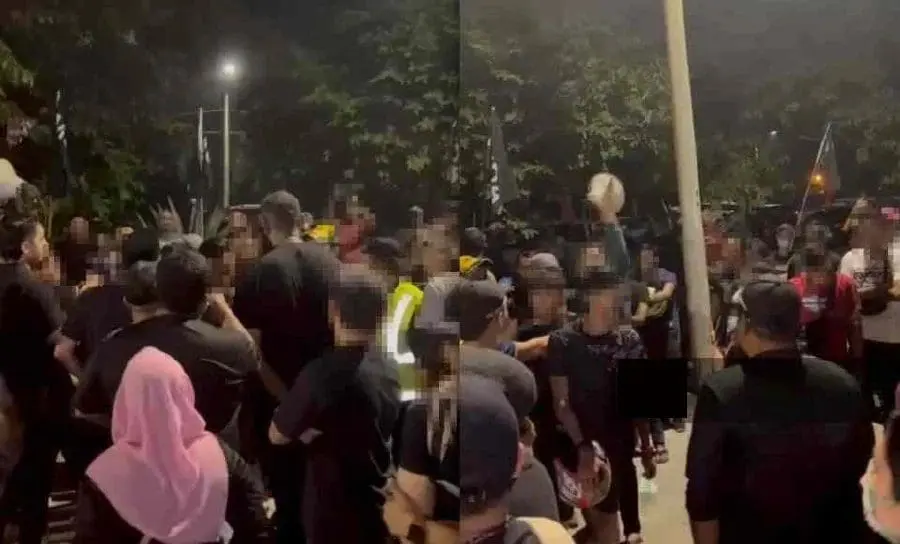 Youths heckling at Syed Saddiq at MUDA event