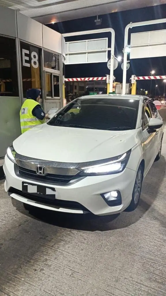 Toll Jumper Who Didn't Pay Toll Fees 59 Times Finally Gets Caught & Fined RM256.20