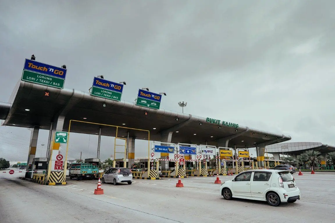 Toll Jumper Who Didn't Pay Toll Fees 59 Times Finally Gets Caught & Fined RM256.20