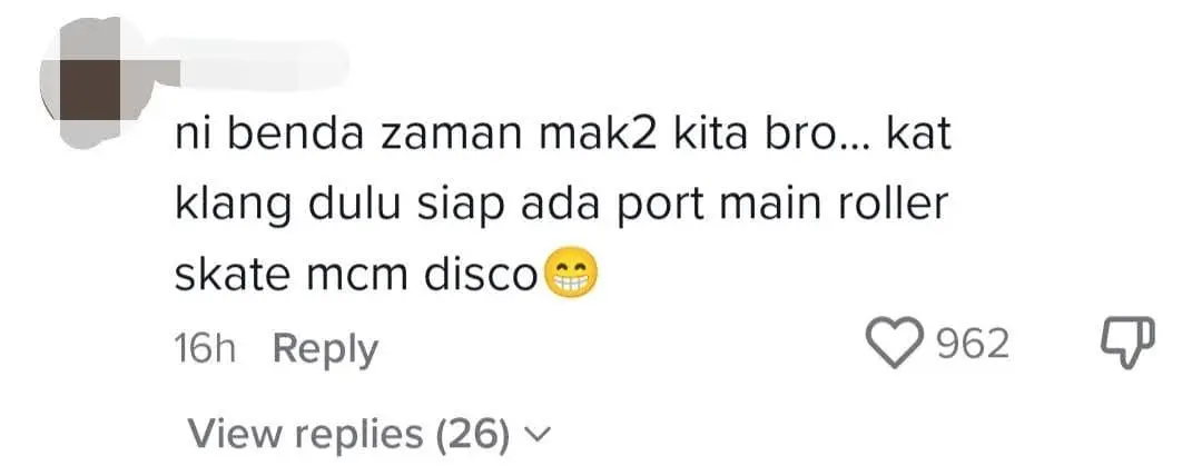 62yo M'sian Makcik Shows Off Roller Skating Skills, Wows Netizens