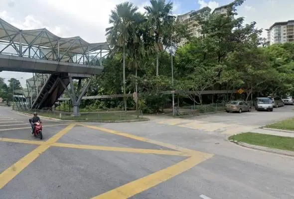 Junction near Sri Rampai LRT station