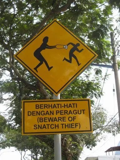 Thief Enters House In Broad Daylight - Steals RM7 000 Phone From Living Room