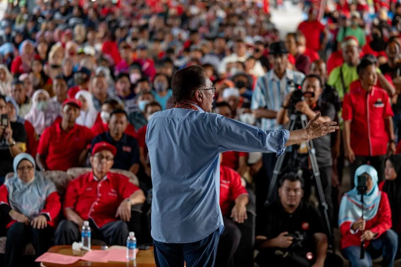 "No Salary For Me If I Become PM On #GE15", Says Anwar Ibrahim