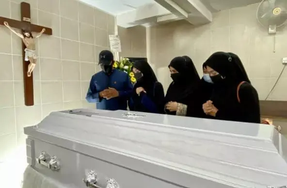 Penang Restaurant Owner Brings Muslim Staff To Church Funeral To Promote Interfaith Unity