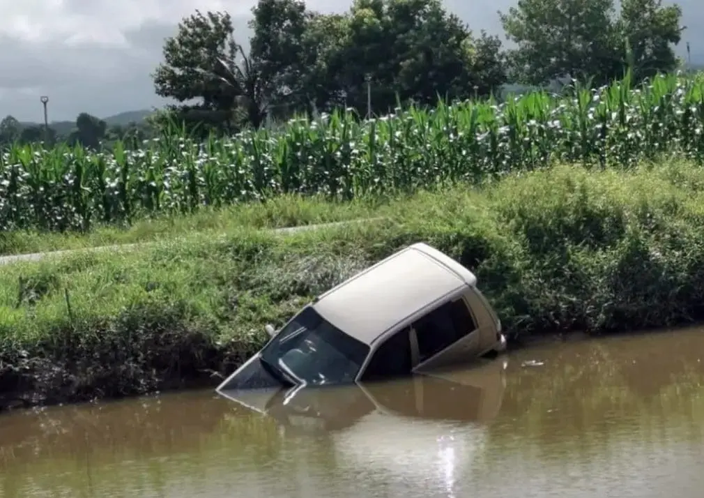 Thieves stole a Kancil and break into a petrol station to take RM50 with them.