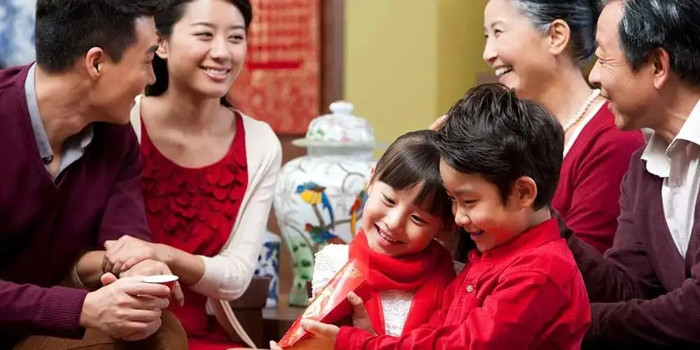 5 Things M'sians Can Relate To When They Return to Their Hometown for CNY catching up