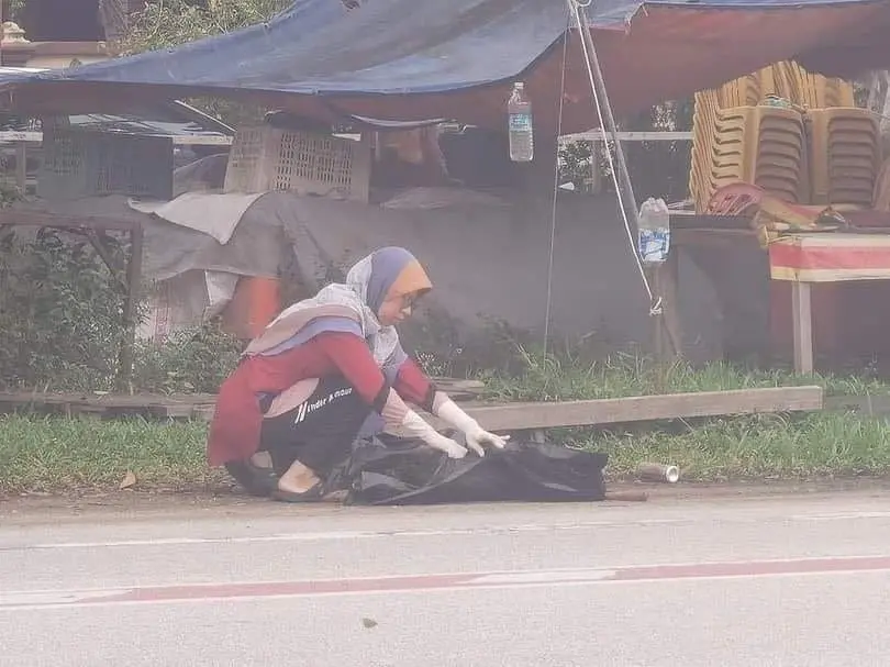 Terengganu woman puts dog carcass inside plastic bag
