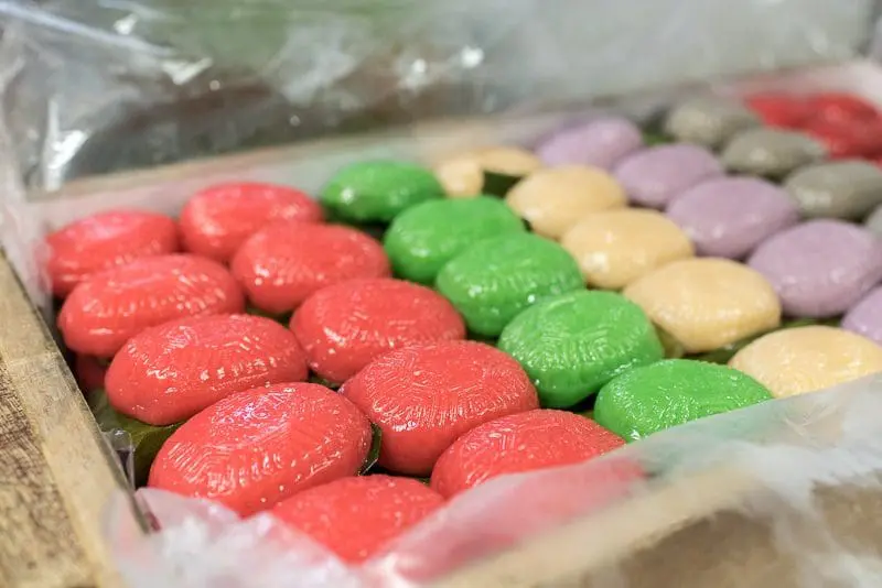 M'sian Man Chokes To Death While Eating Ang Ku Kuih