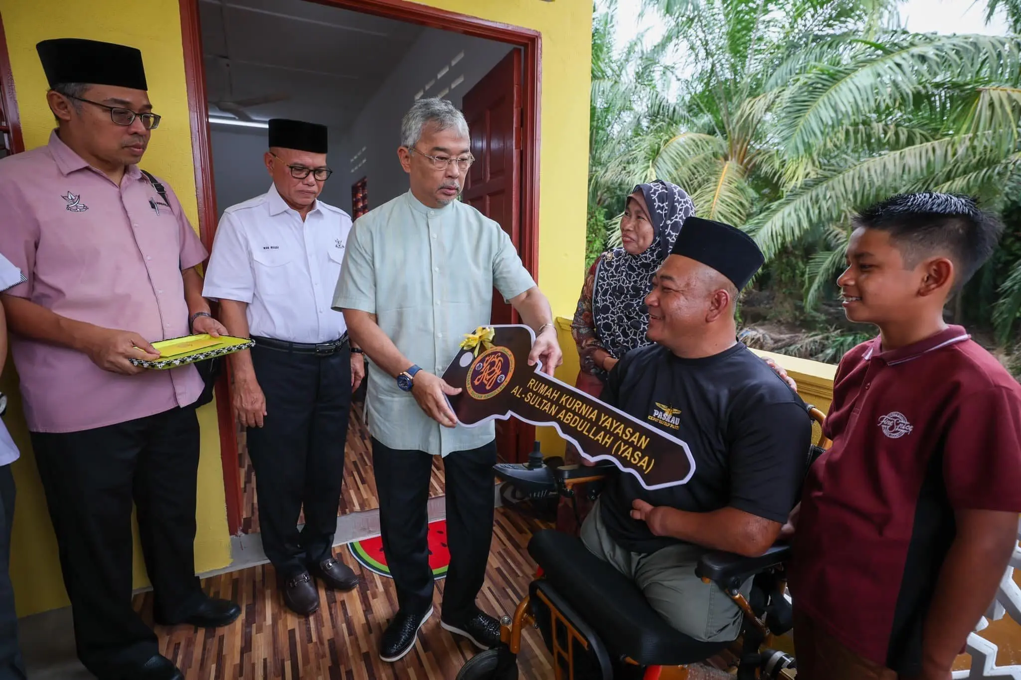 Agong Gives House To OKU Man In Pahang As A Gift, Receives Praise Online