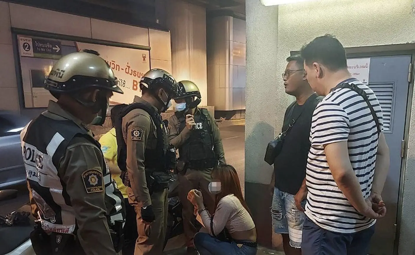 Man Gets Hugged By Transwoman In Bangkok, Has RM3,600 Gold Necklace Stolen From Him