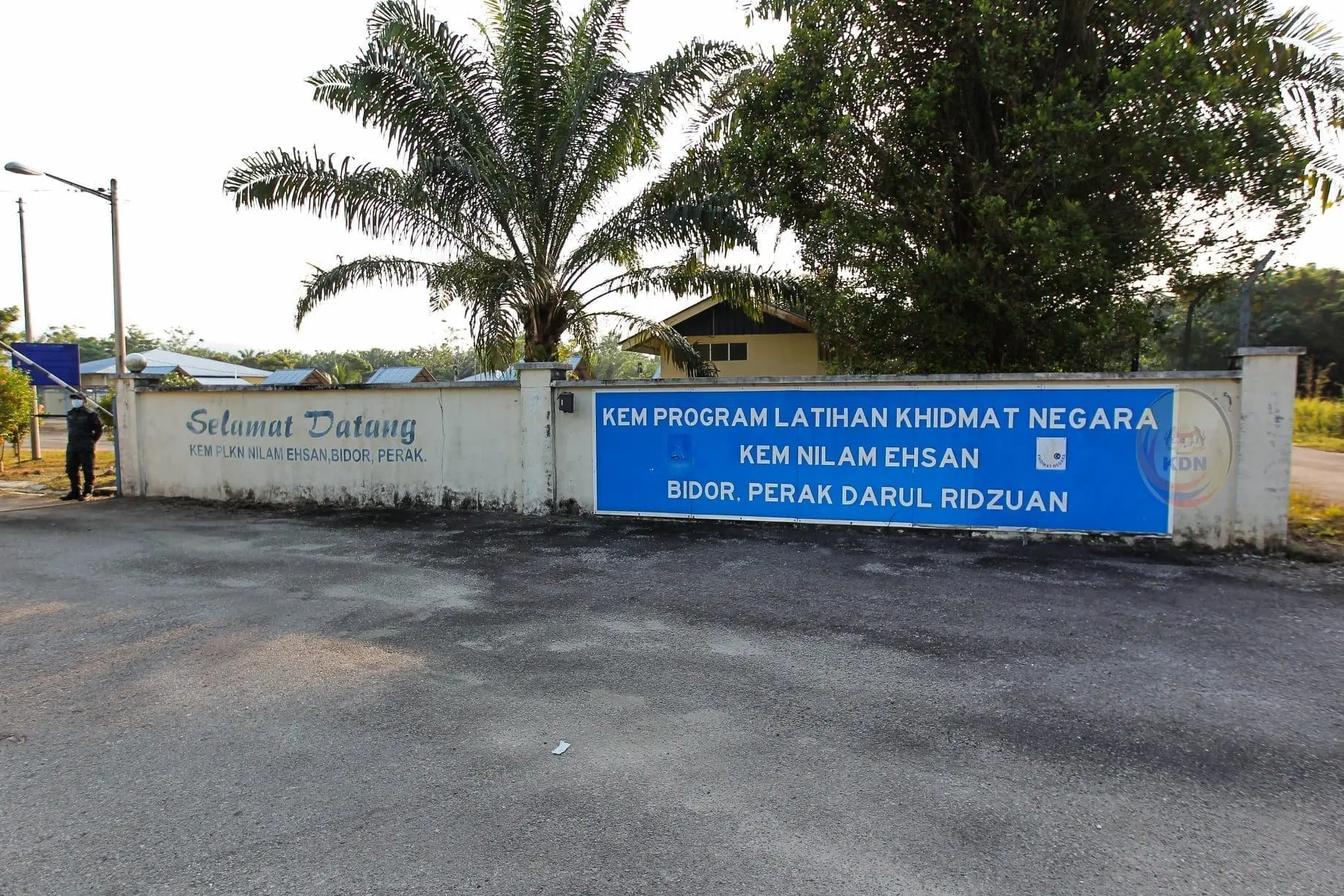 M'sian Immigration Trainee Breaks Tooth After Senior Officer Allegedly Steps On His Neck