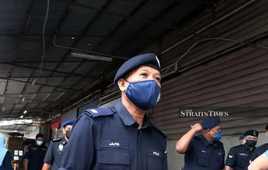 Southwest district deputy police chief Deputy Superintendent Jafri Md Zain