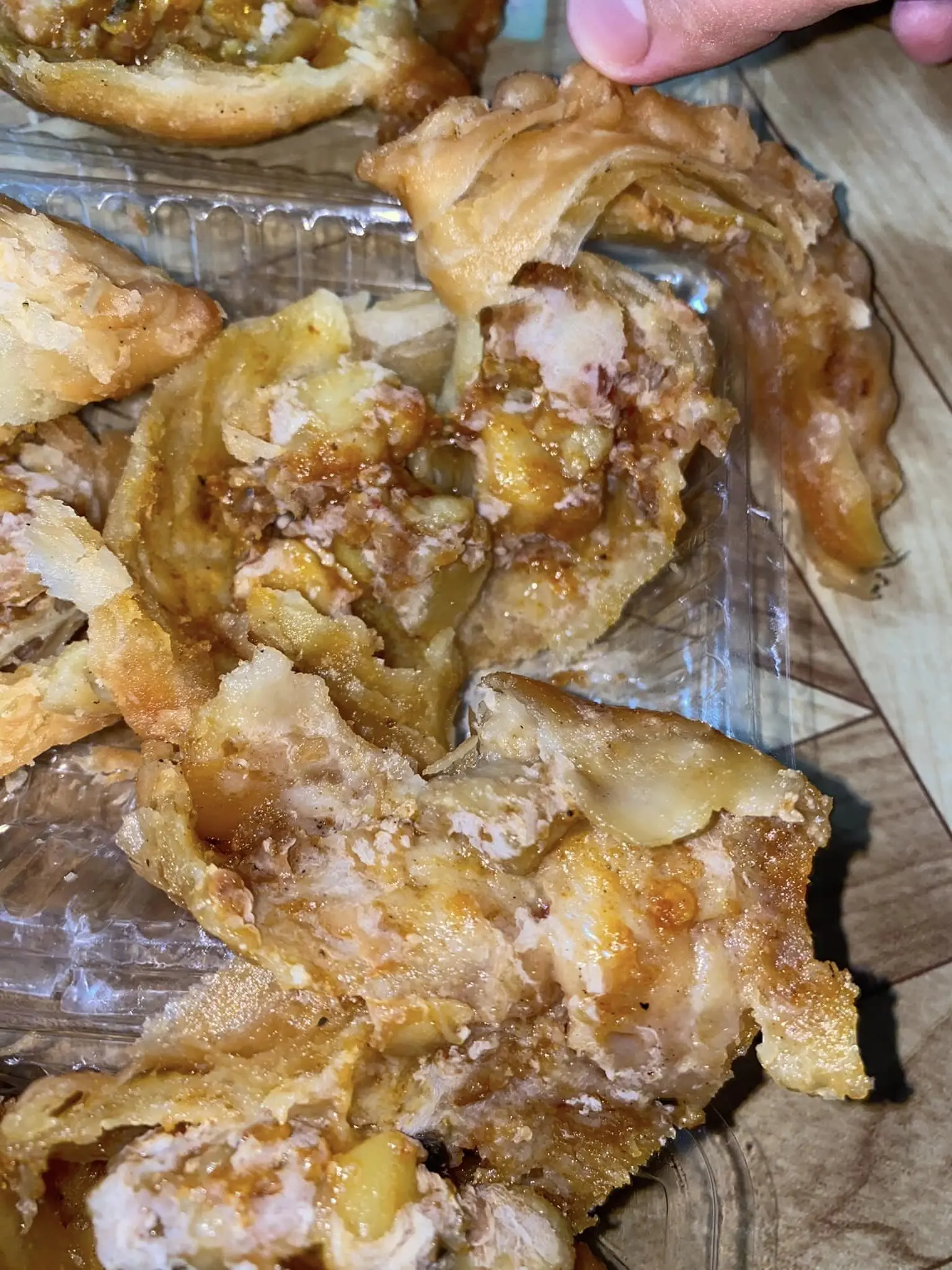 "Trashy Curry Puff!" — Kuantan Woman Slams Bazaar Stall For Selling Mouldy Curry Puffs