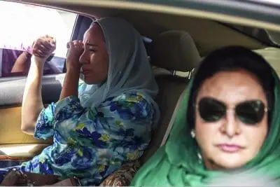 Yana Najib and Rosmah Mansor
