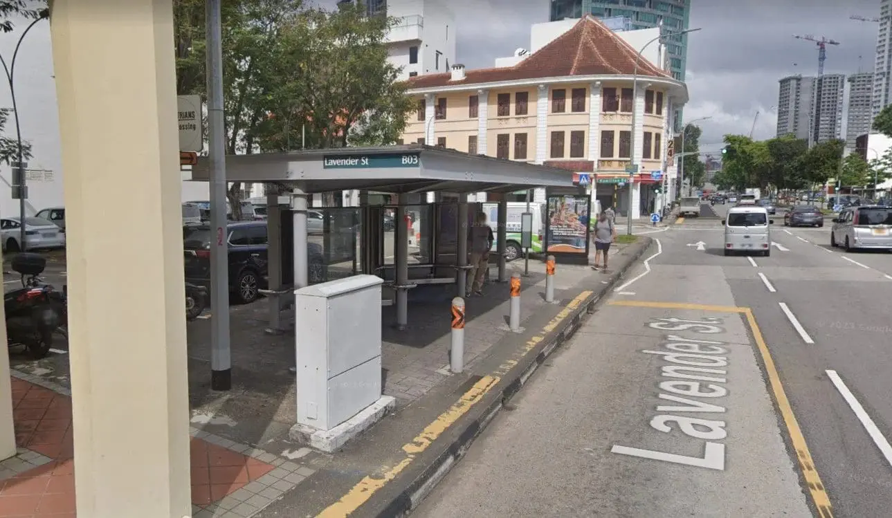 SG Man Books Taxi And Chases After Bus To Scream ‘F*** You’ At Driver Who Didn’t Wait For Him
