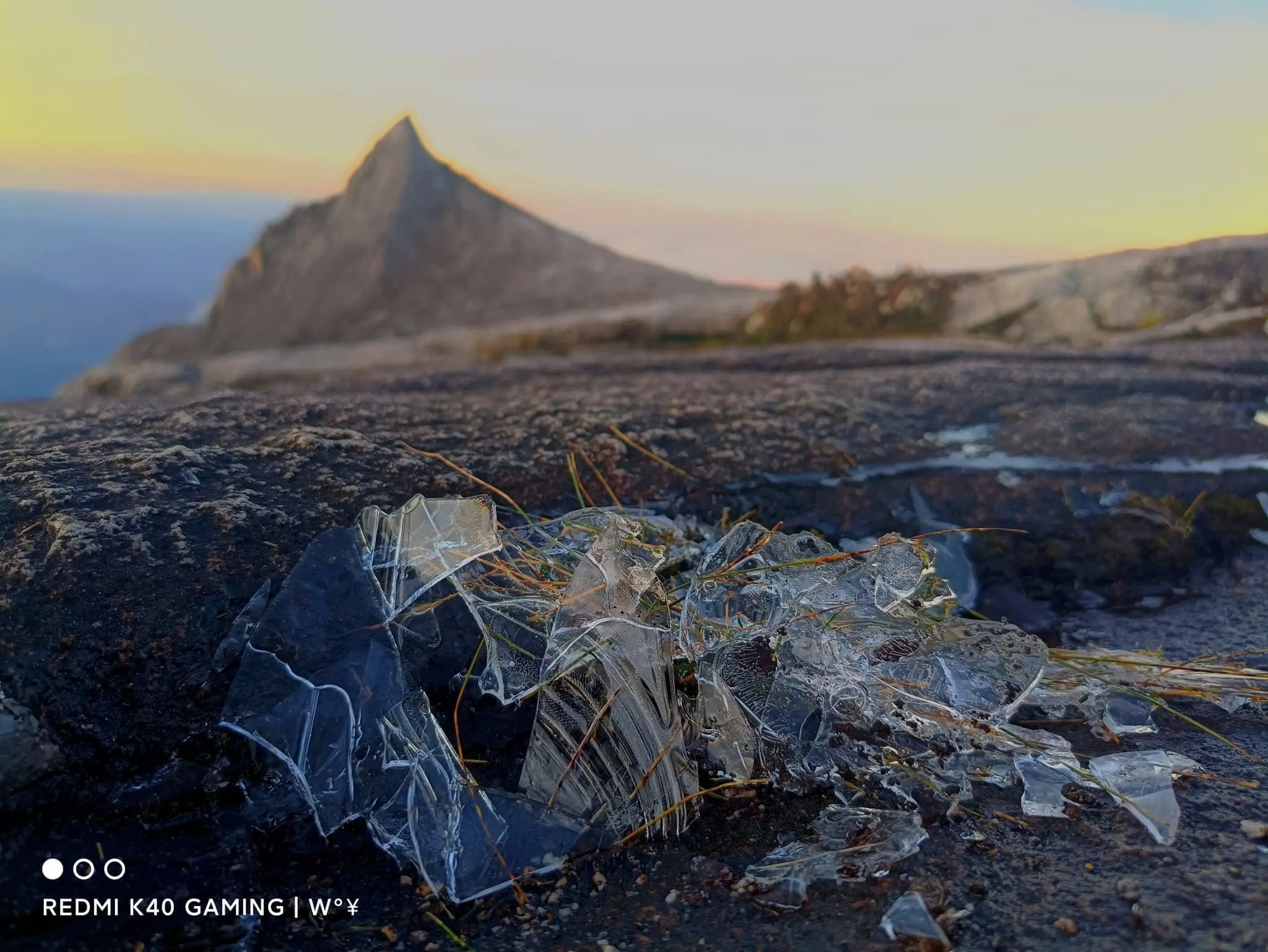 Photos Of Freezy Mount Kinabalu Amazed M'sians As The Temperature Plunged To -3 to -5° Celsius