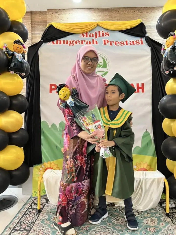 M'sian Boy's Drawing Shows Him Falling Asleep Before His Parents, Dies in Tragic Accident Days Later