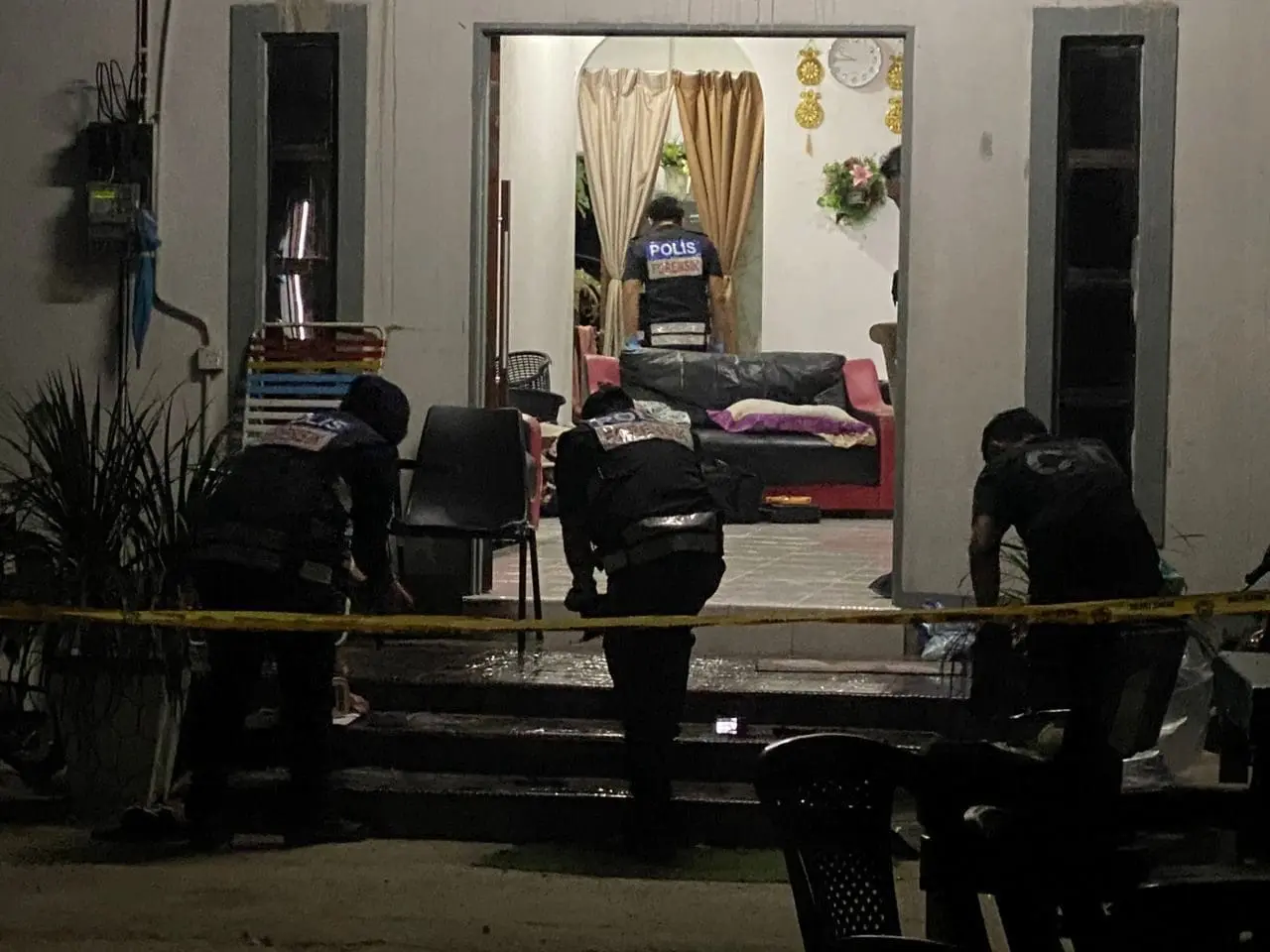 M'sian Woman Found Dead With Knife In Her Neck While In Confinement
