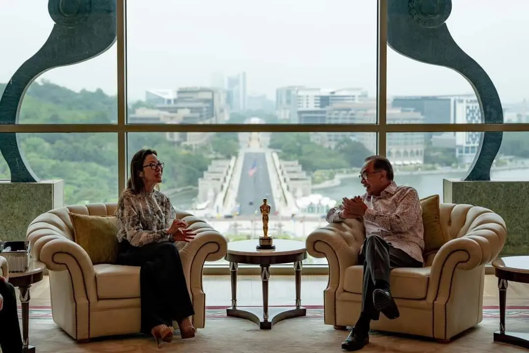 Oscars Winner Michelle Yeoh Meets Prime Minister Anwar Ibrahim
