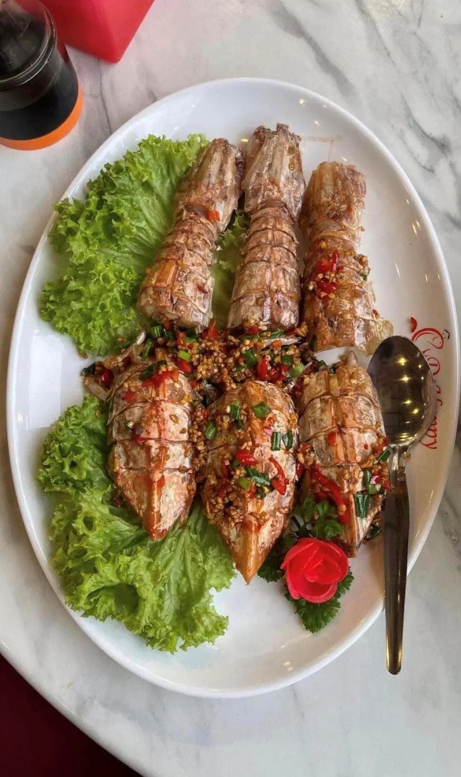 M'sian Shocked Over Being Charged RM337 For 3 Mantis Prawns, Restaurant Owner Says Price Was Clearly Stated