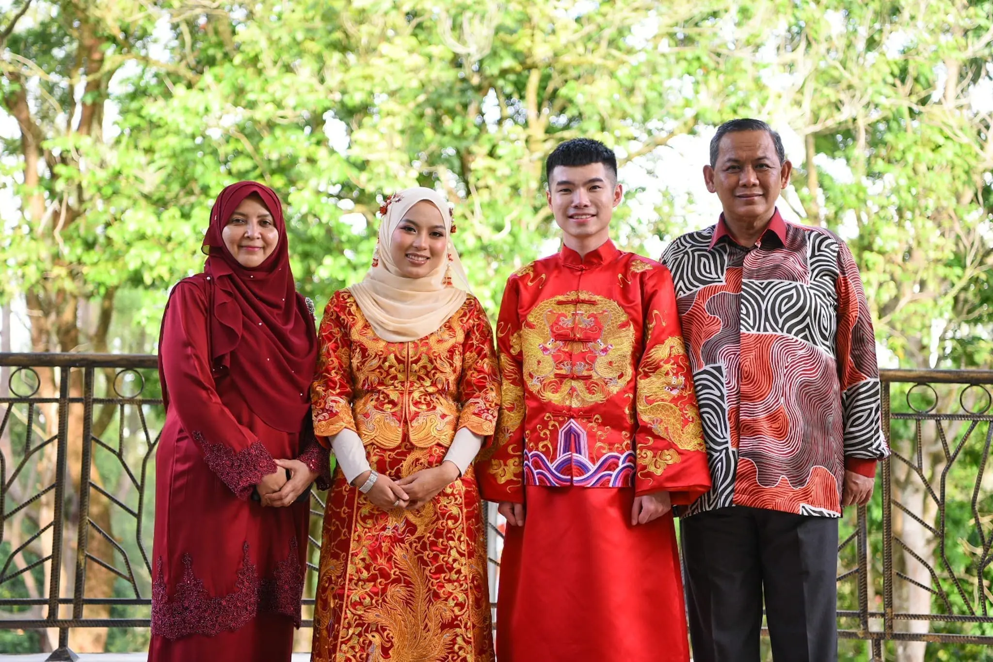 Daughter Of Negeri Sembilan MB Gets Married In Elaborate Chinese And Malay-Styled Wedding Ceremony