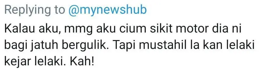 M'sian Man Goes After Woman On A Bike In Kuching And Leaves A Kiss On The Windshield comment 1