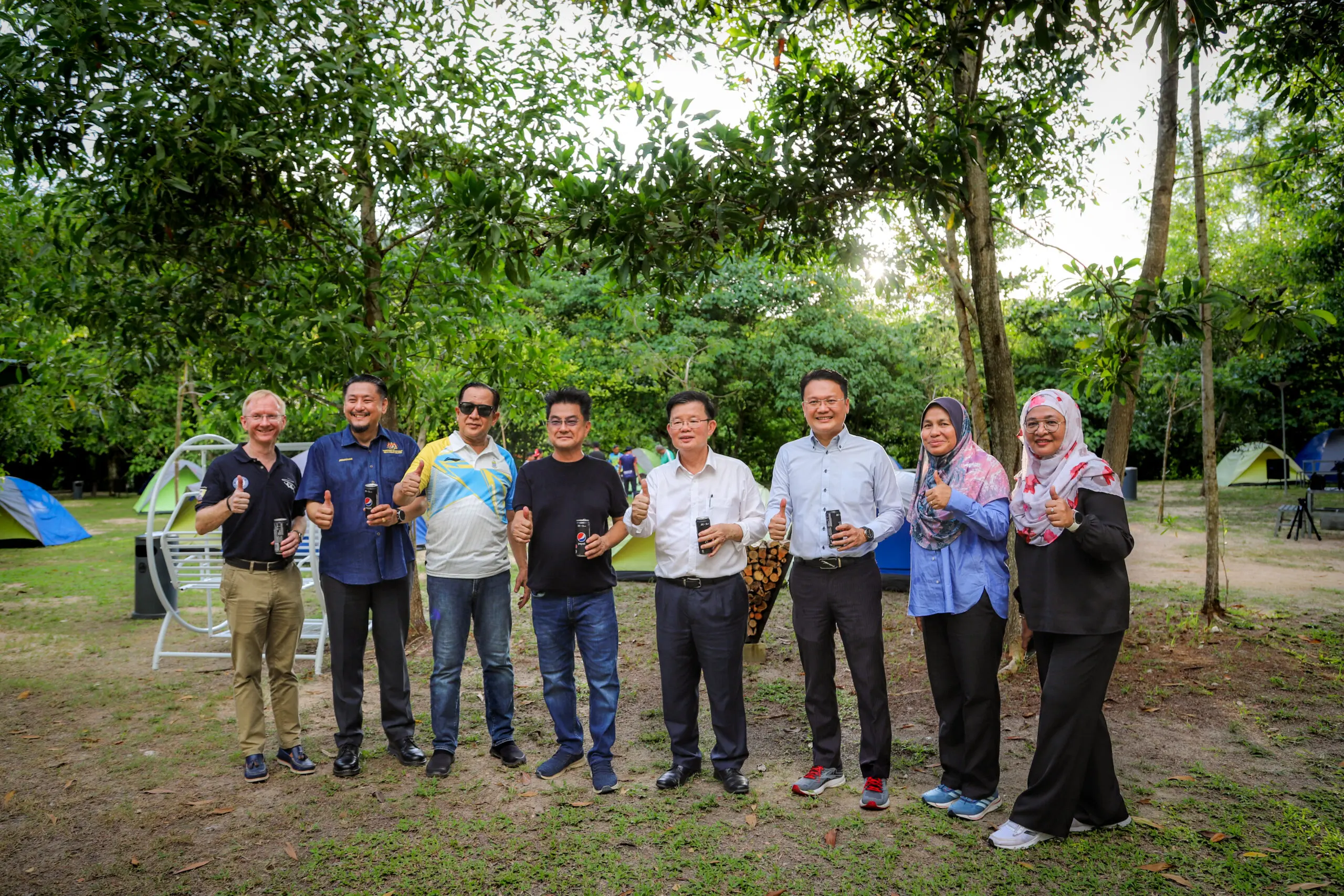 Dato' Sim, YAB Tuan Chow Kon Yeow, among other VIPs at ESCAPE Penang camping area.