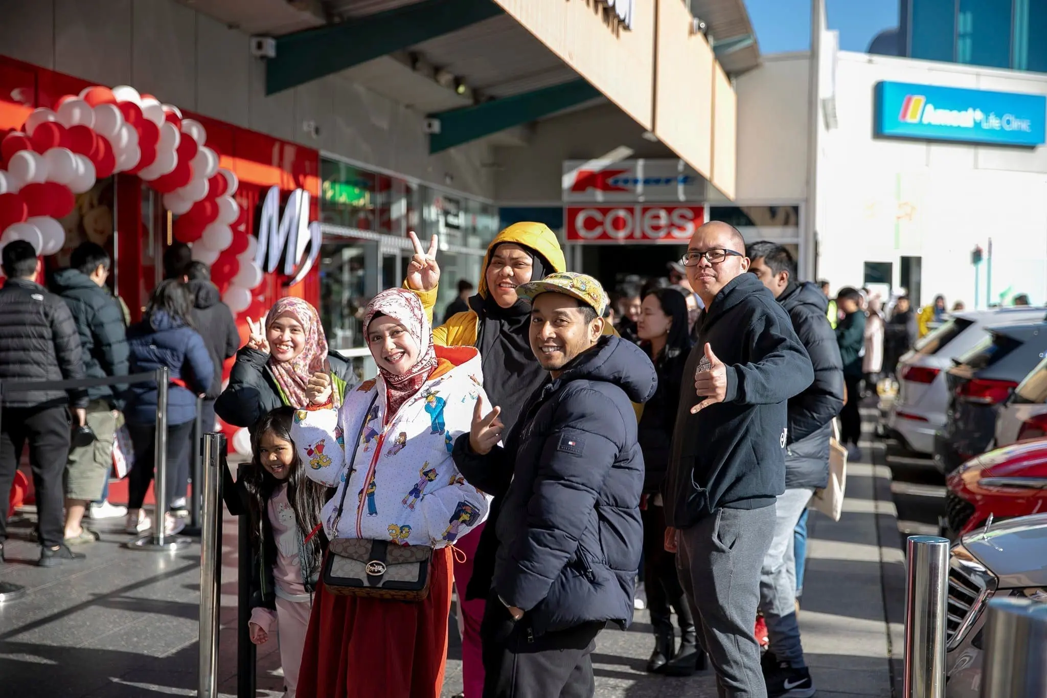 Many Spotted Lining Up For Hours To Eat At M'sian Chain Marrybrown's First Outlet In Melbourne