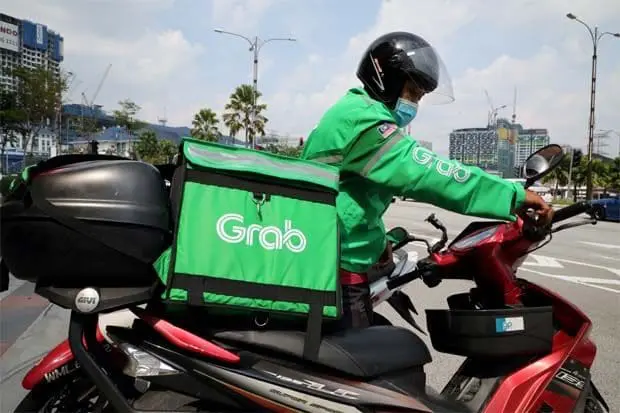 "It's OK If They're Late" — M'sian Man Tells Grab Rider To Drive Carefully, Touches Netizens
