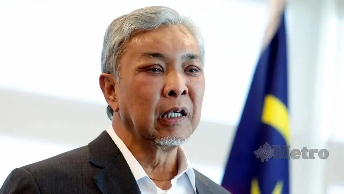 Zahid Hamidi's swollen eyes