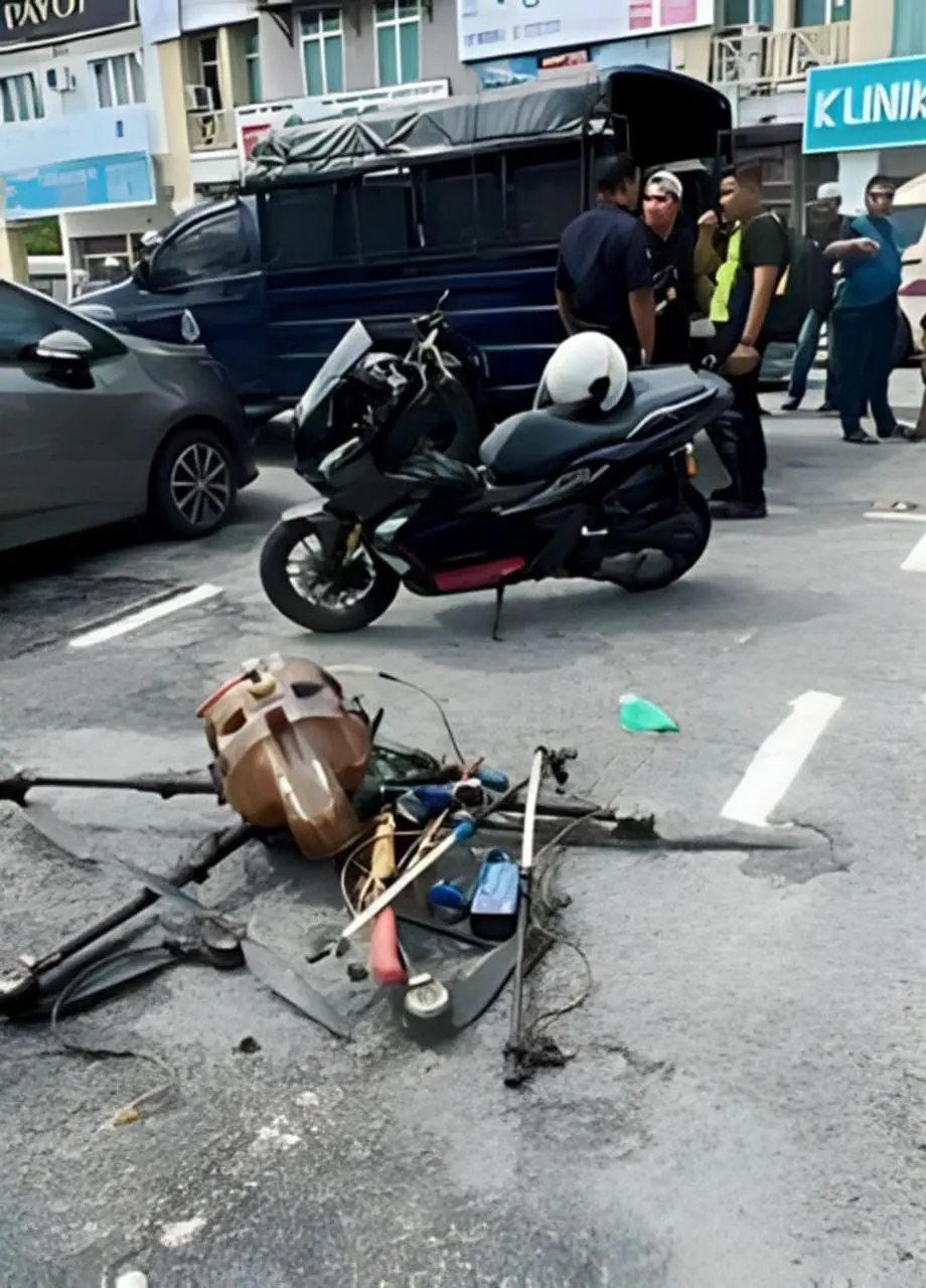 Kedah PN Supporter Hit On The Head By Giant Drone, Police Investigating