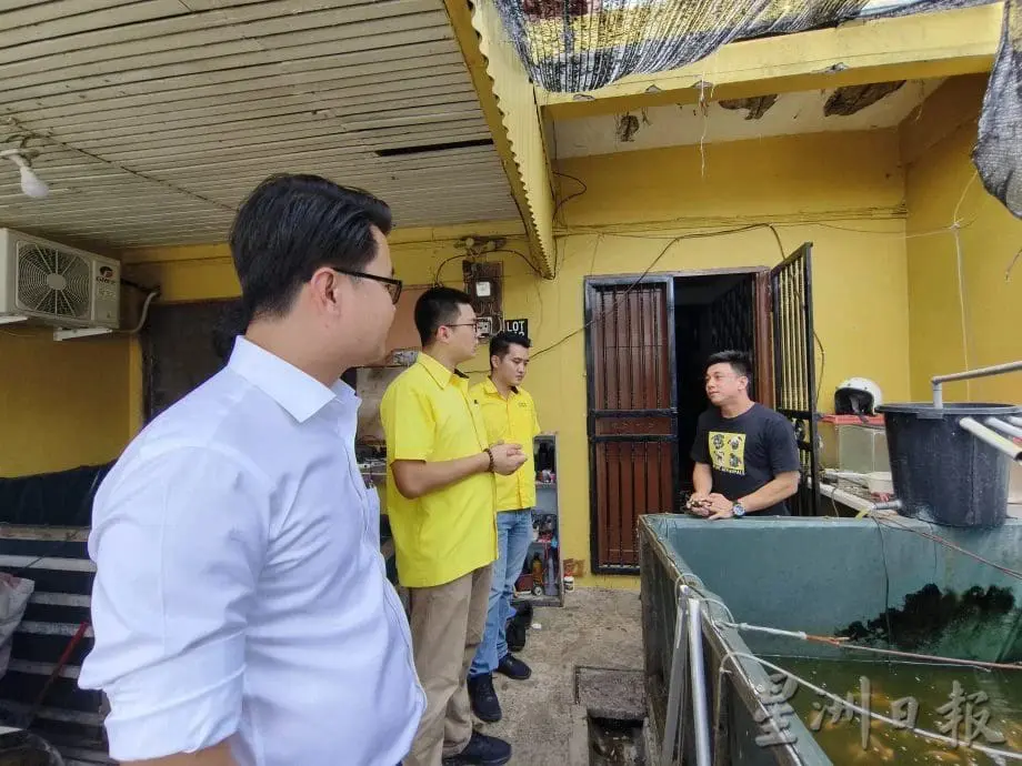 Kindhearted M'sian Family Takes Care Of Disabled Neighbour Who Lost Her Family Members