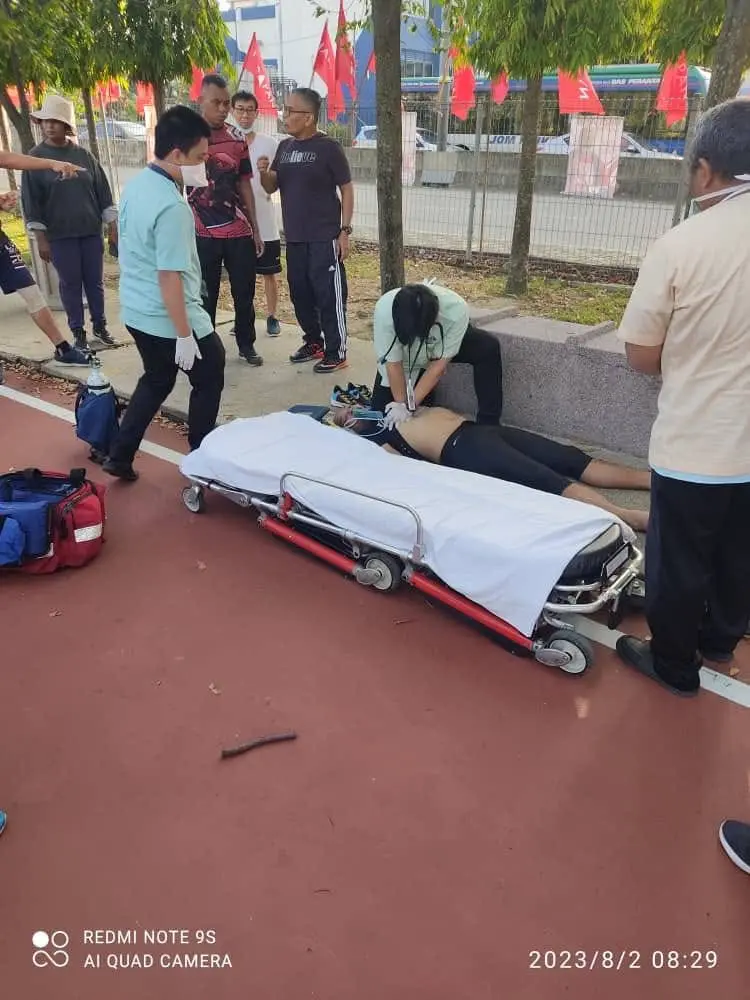 M'sian Man Collapses And Dies Of A Heart Attack While Jogging At Kajang Stadium