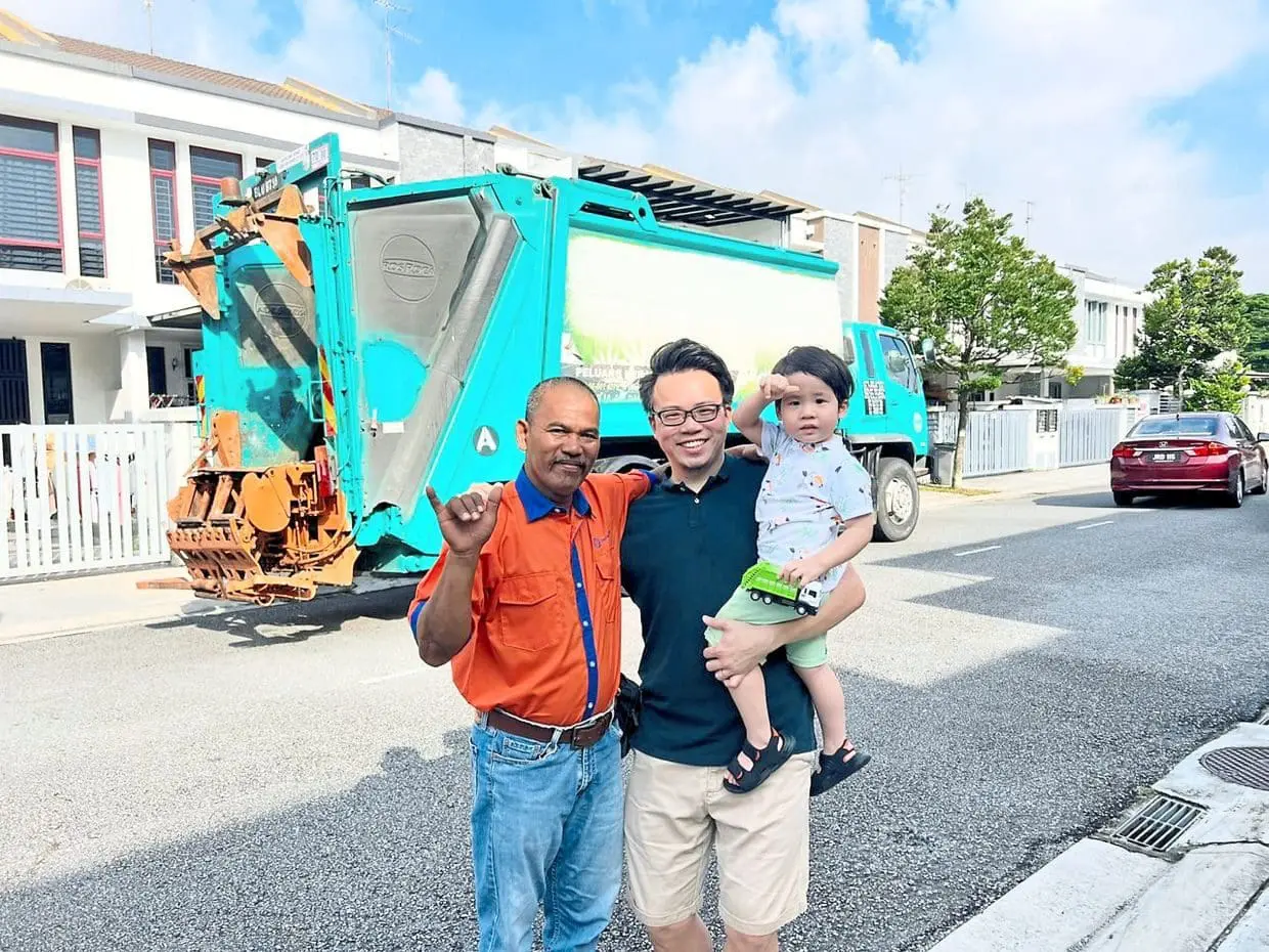 3yo M'sian Boy Fulfils Dream To Meet His Hero Who Works As A Garbage Truck Driver