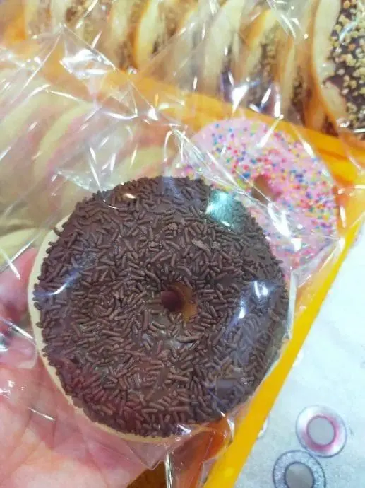 M'sian Couple Earn RM12K A Month Selling Donuts, Income Now Equal With Those From T20 Group