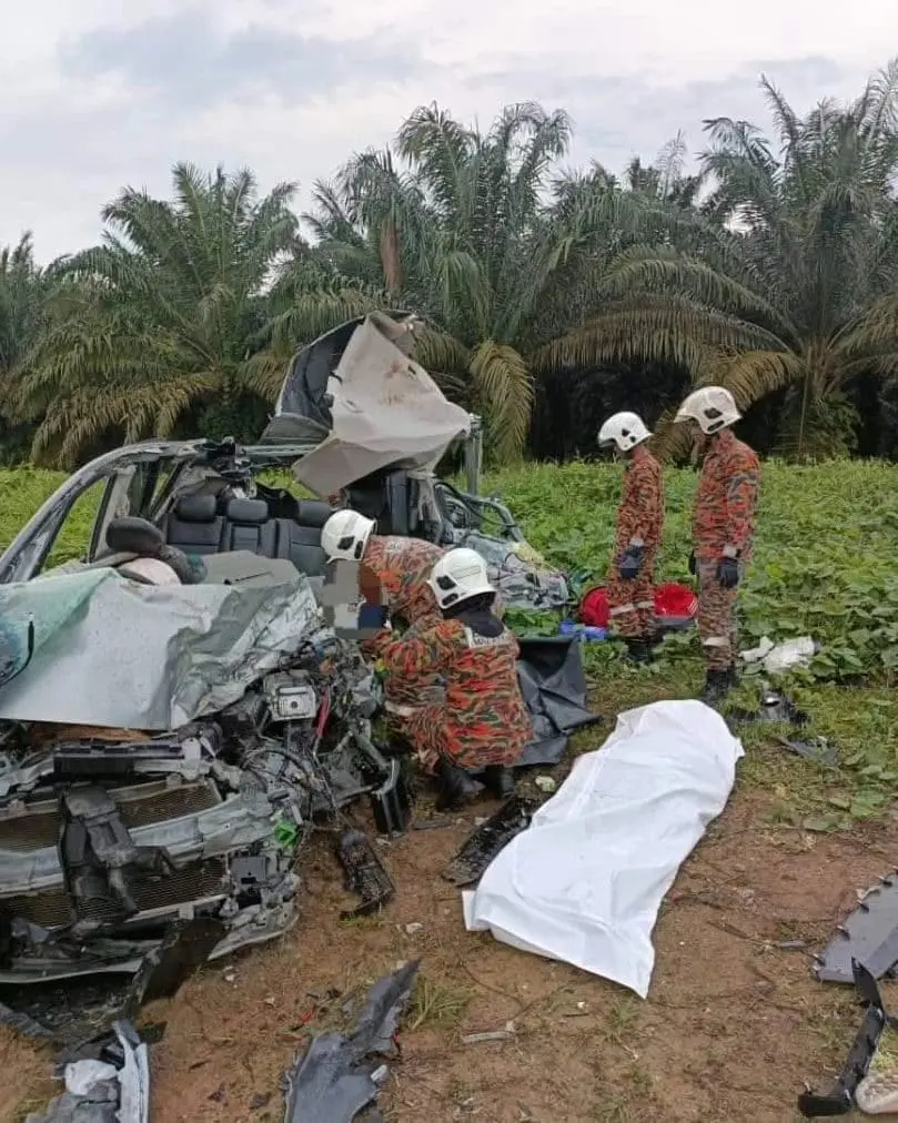 3 Women, Including 2 Singaporeans, Die After MPV Crashes Into Lorry In Johor