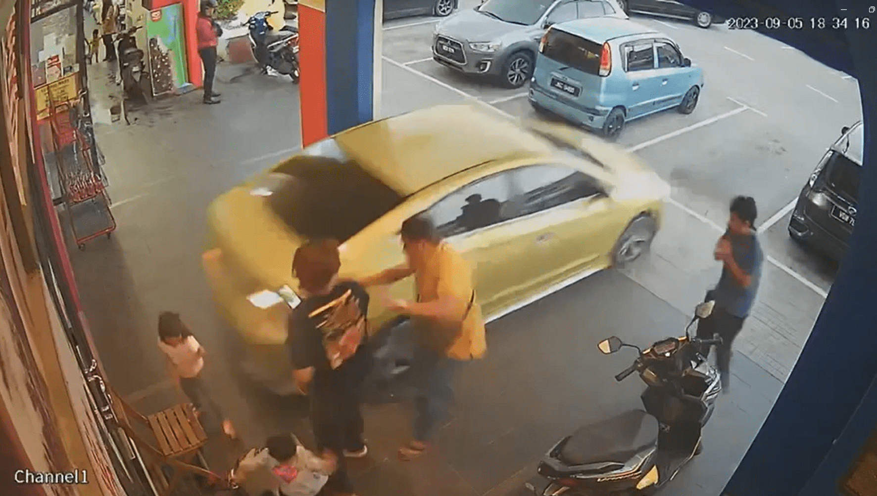 5yo M'sian Girl Gets Hit By Reversing Car In Selangor, Suffers Minor Injuries