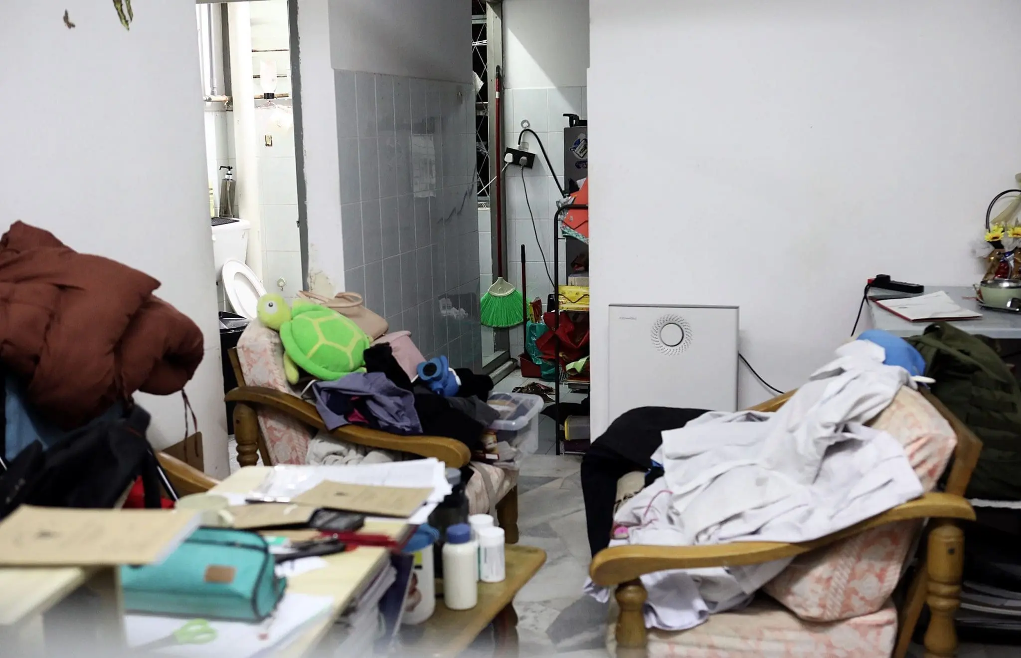 M'sian Woman Commits Suicide With Her 2 Kids By Burning Charcoal At Ampang Home