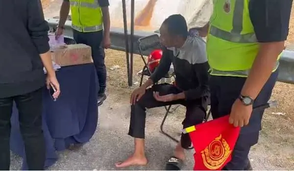 Motorcyclist who rammed into JPJ officer at roadblock