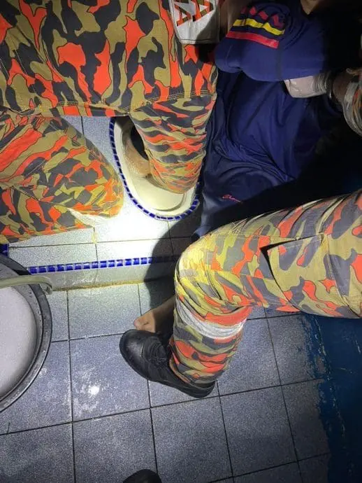 9yo M'sian Boy Gets Foot Stuck Inside Toilet Bowl For Nearly 1 Hour
