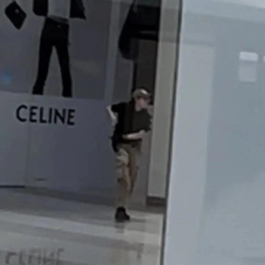 14yo Suspect In Siam Paragon Mall Shooting running 