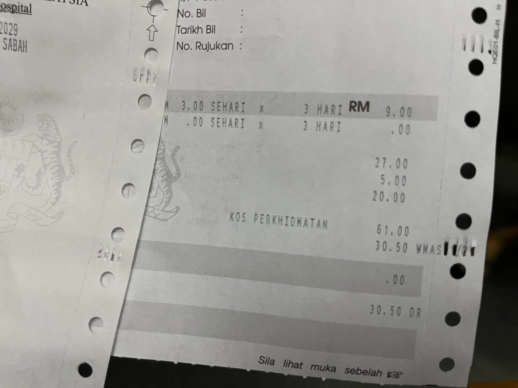 M'sian Man Pays Only RM30 For Dad's Hospital Stay, Says It's The 'Best Healthcare System' In The World