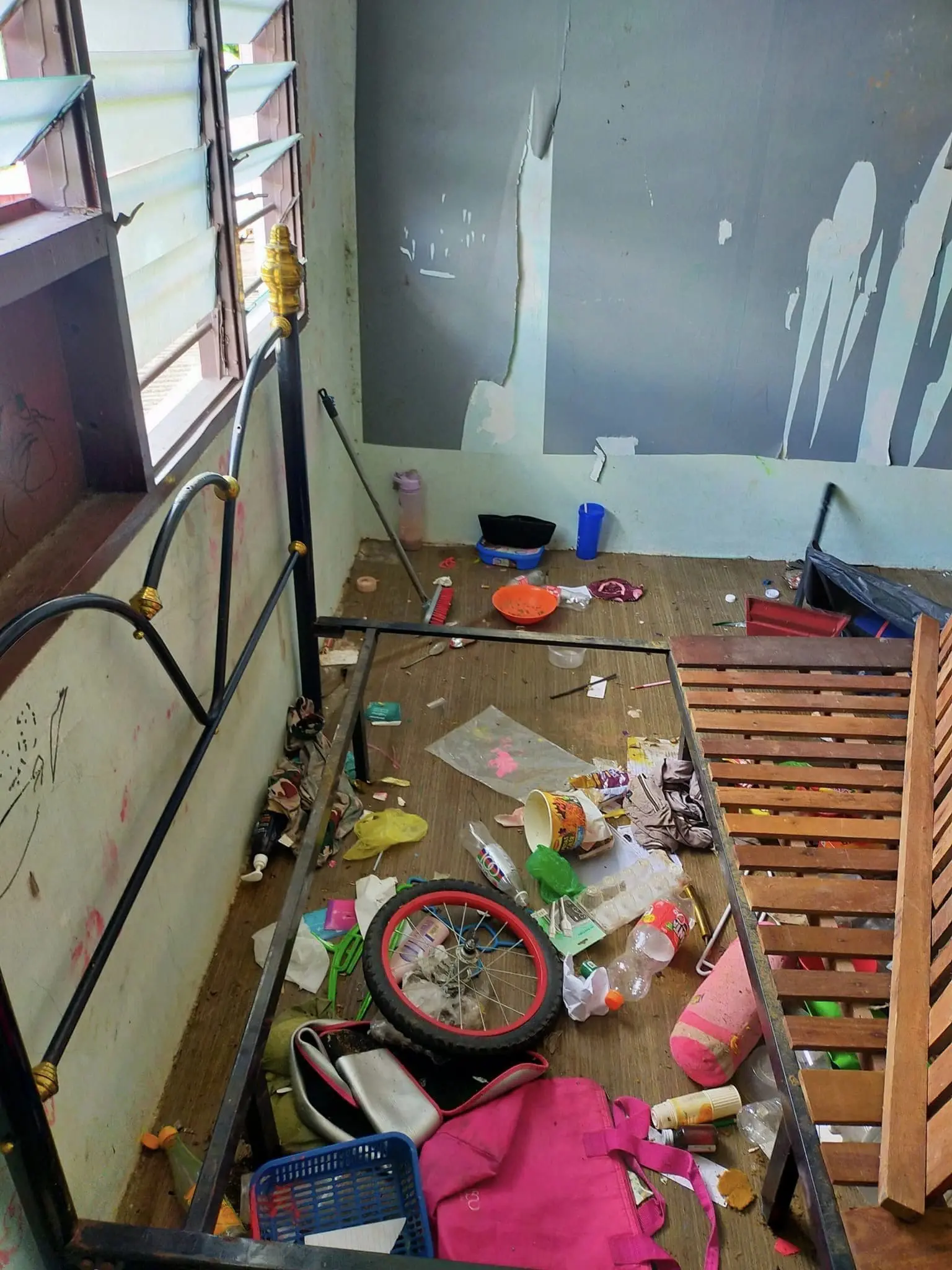 Trash found underneath the bed