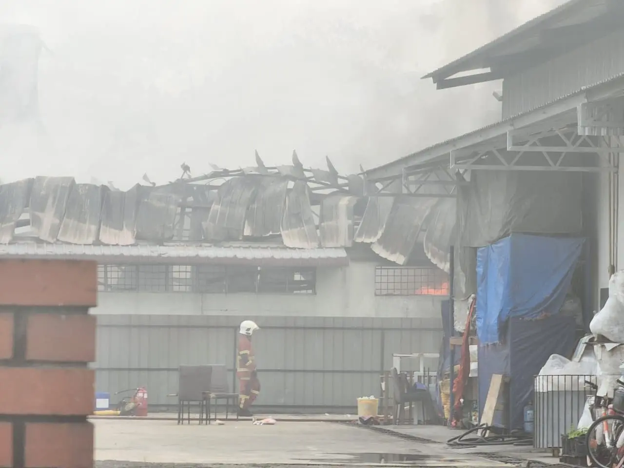 Aik Cheong warehouse in Melaka completely burnt