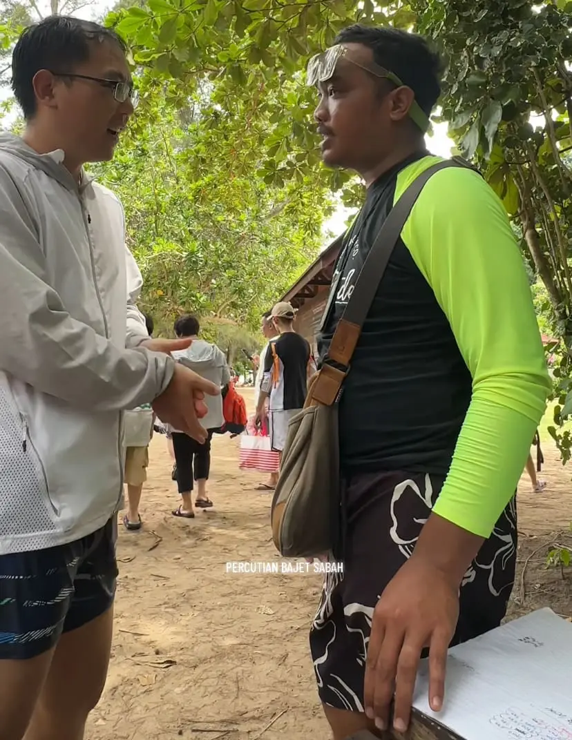 Sabahan Tour Guide Wows Netizens With Fluent Mandarin While Interacting With Chinese Tourists